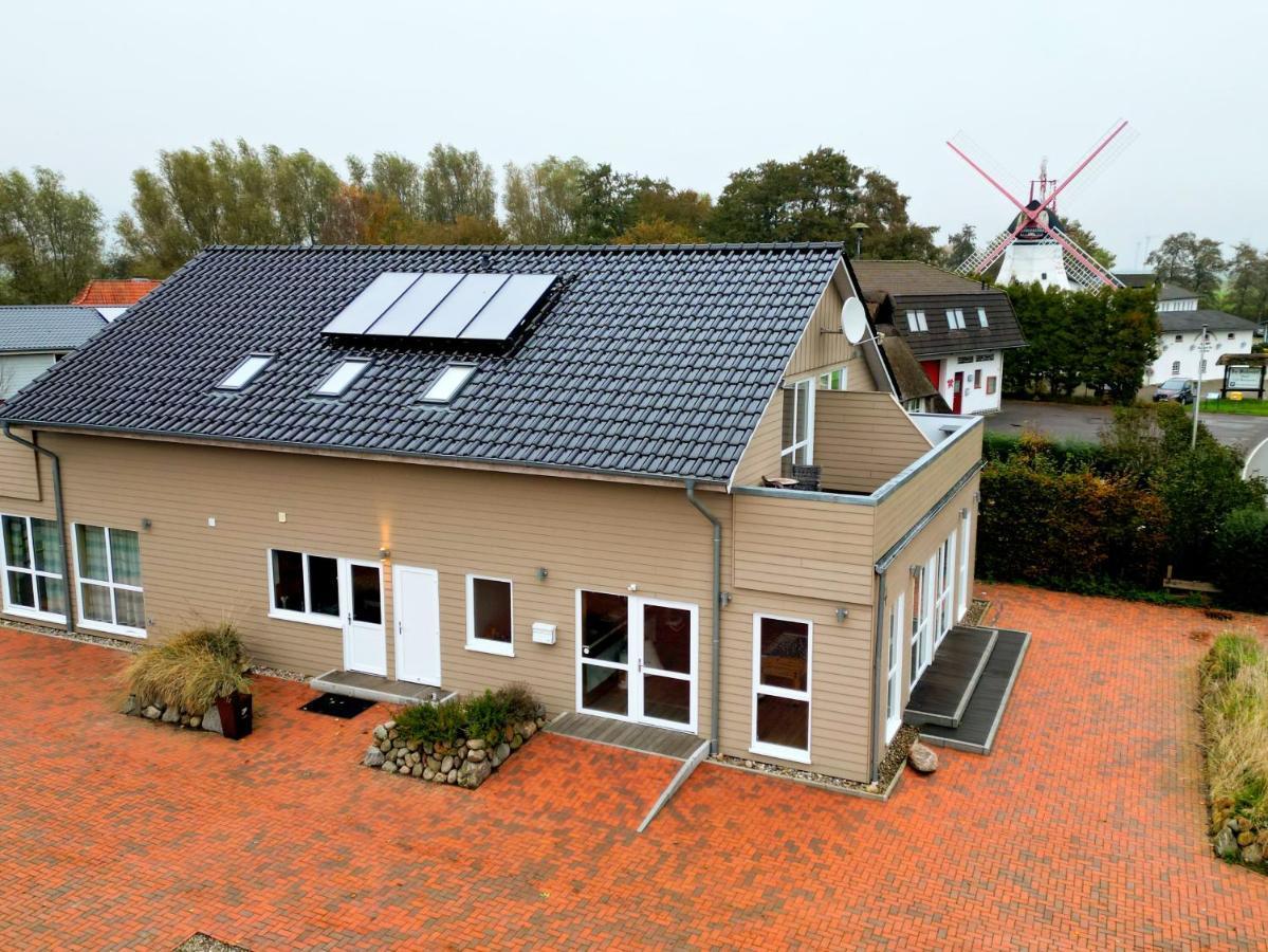 Haus Zwischen Den Wehlen Bei Buesum, 16 Personen Villa Westerdeichstrich Exteriör bild